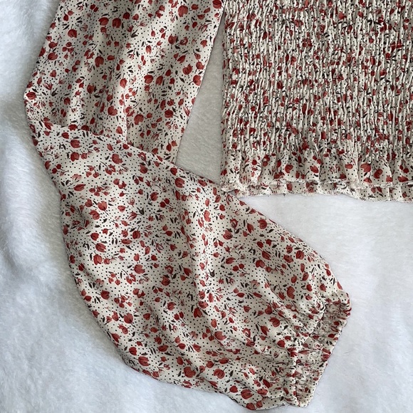 Shein Shirred Floral-Print Crepe Top-Small - Picture 2 of 3